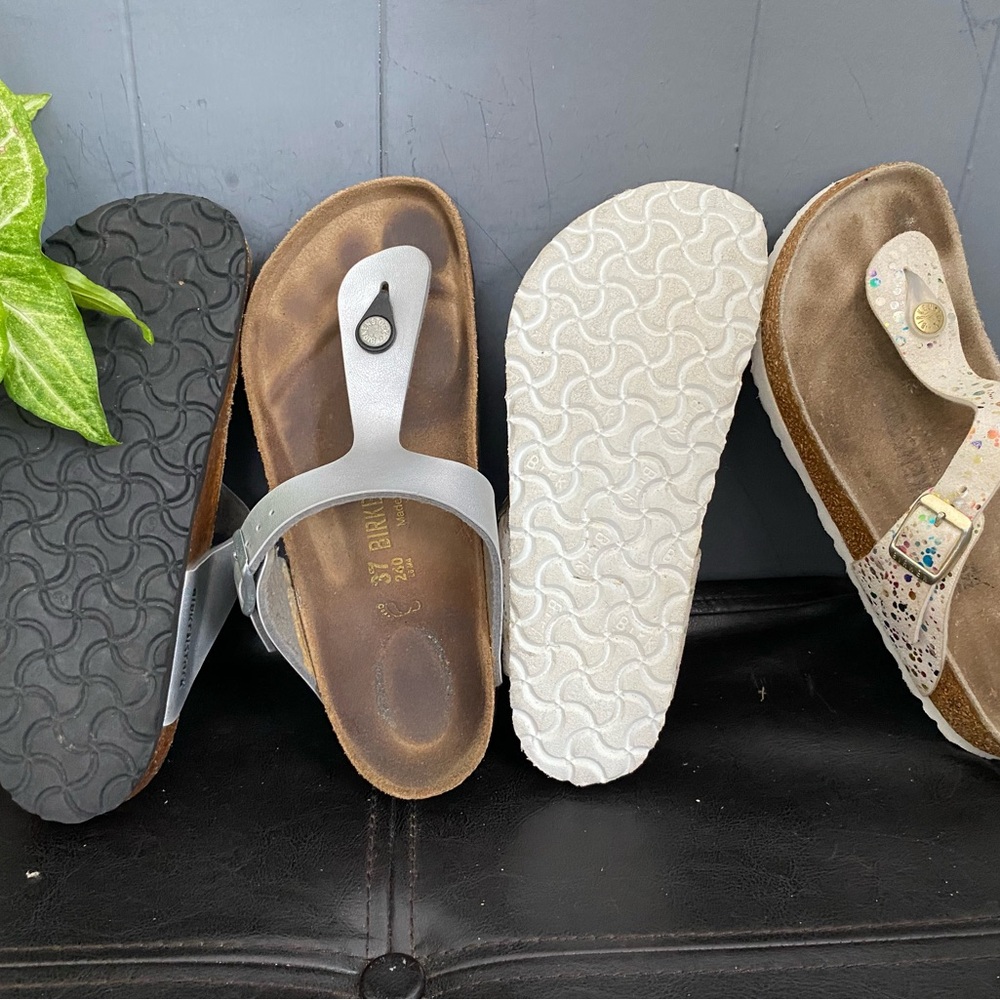 Lot 2 Pre-owned Birkenstock Gizeh Sandals in Black & Beige 37/6